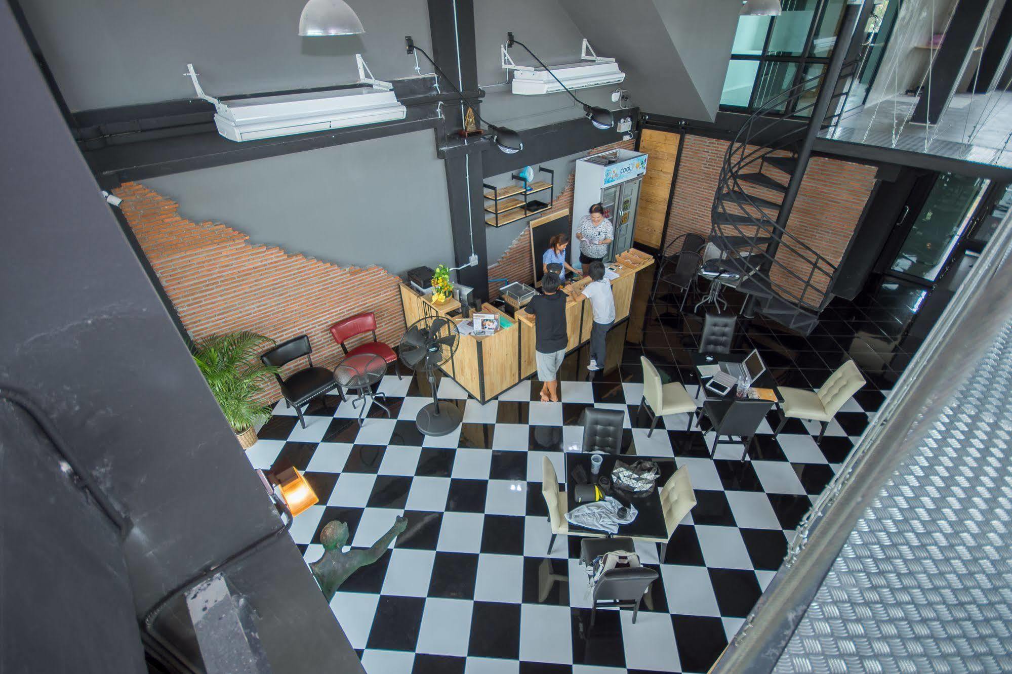 The Logbook Room And Cafe' Chonburi Exterior foto