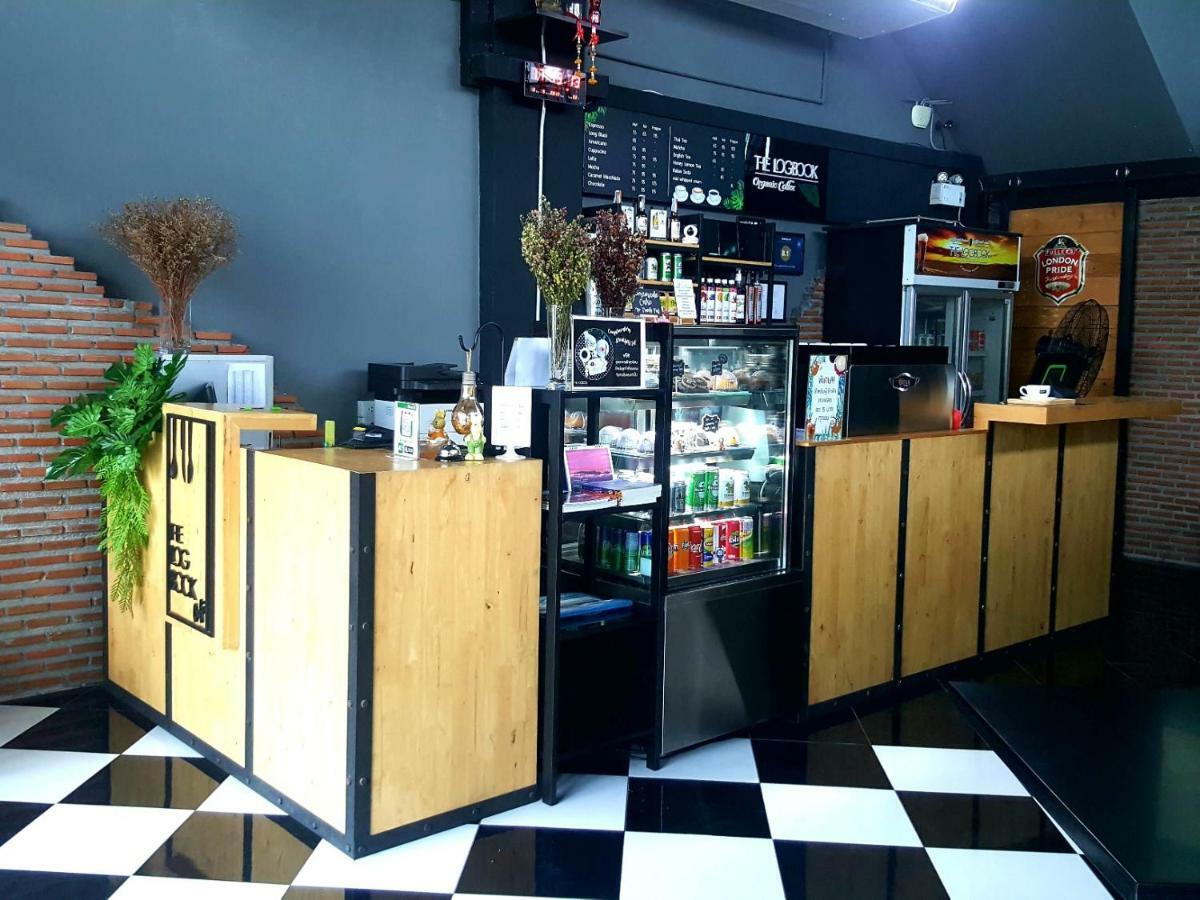 The Logbook Room And Cafe' Chonburi Exterior foto